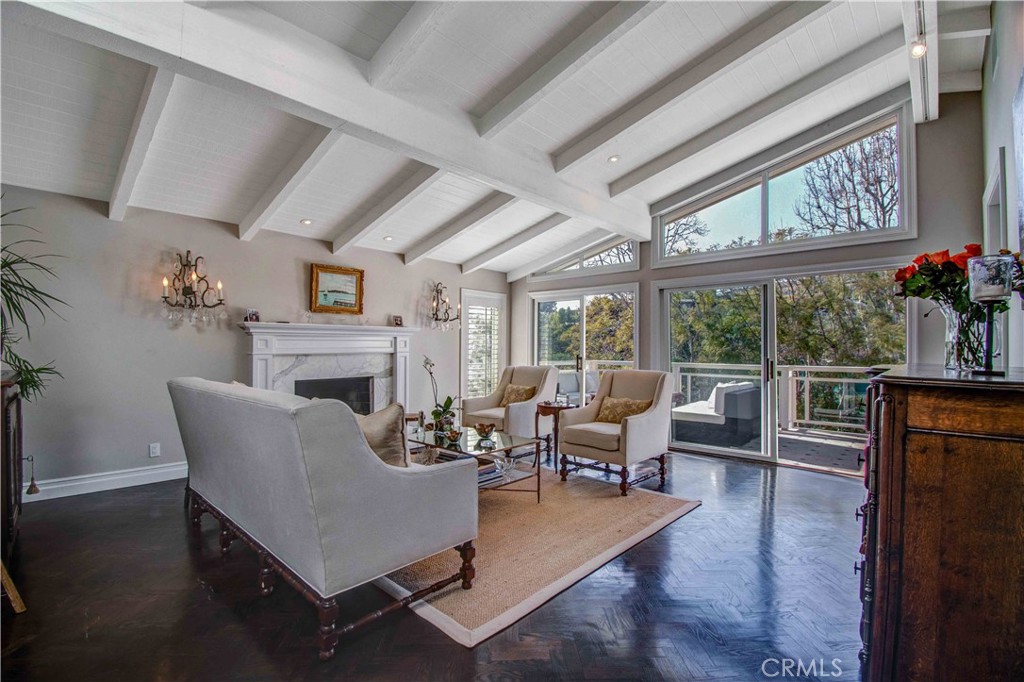 255 Emerald Bay Property Photo 8