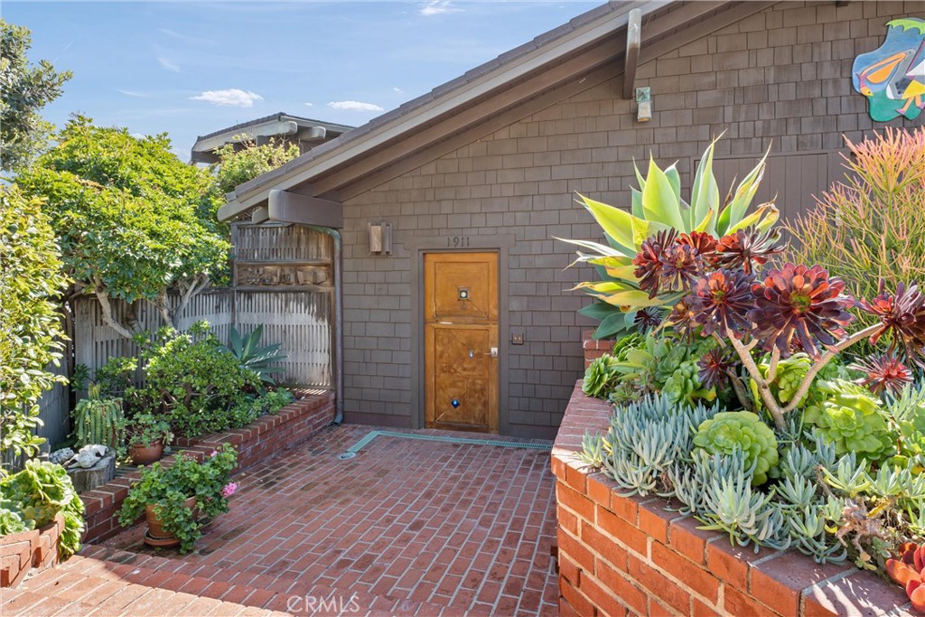 1911 Ocean Way Property Photo 4