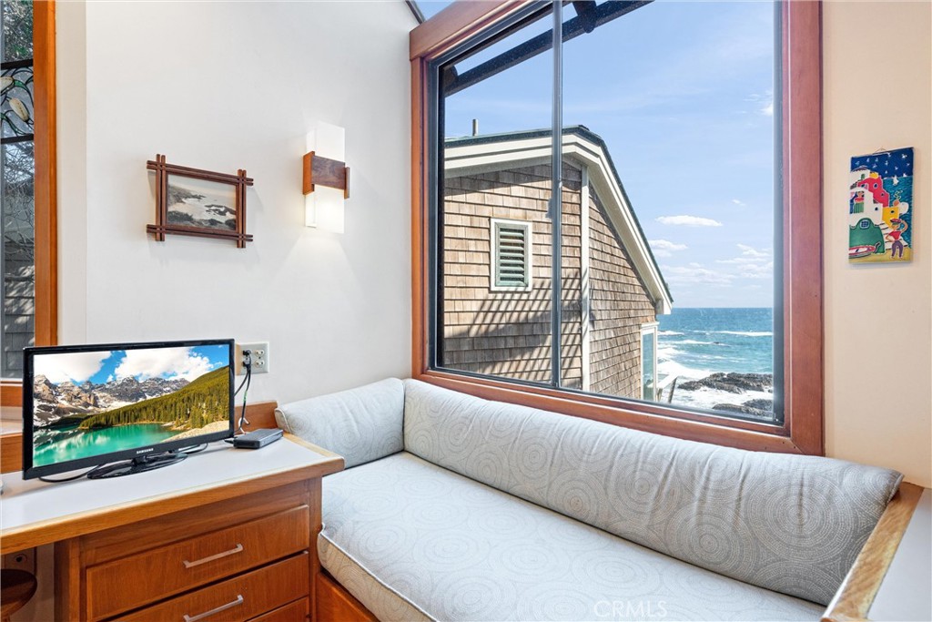1911 Ocean Way Property Photo 10