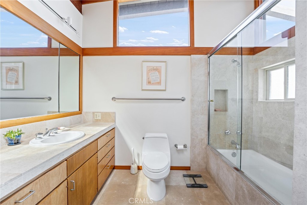 1911 Ocean Way Property Photo 24