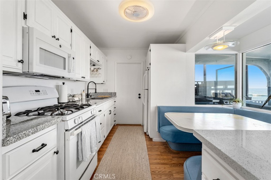 35697 Beach Road Property Photo 17