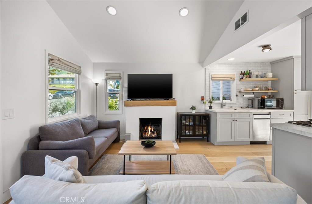 389 Park Property Photo 8