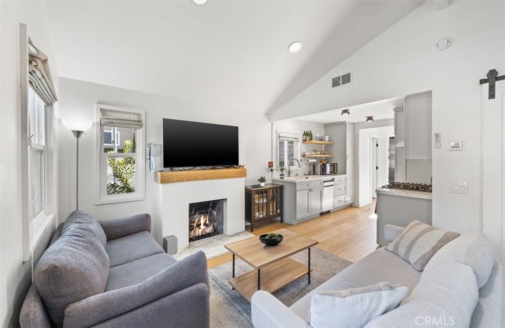 389 Park Property Photo 10