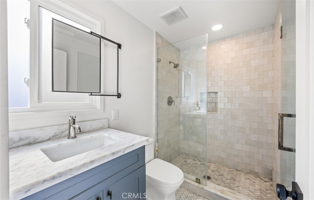 389 Park Property Photo 17