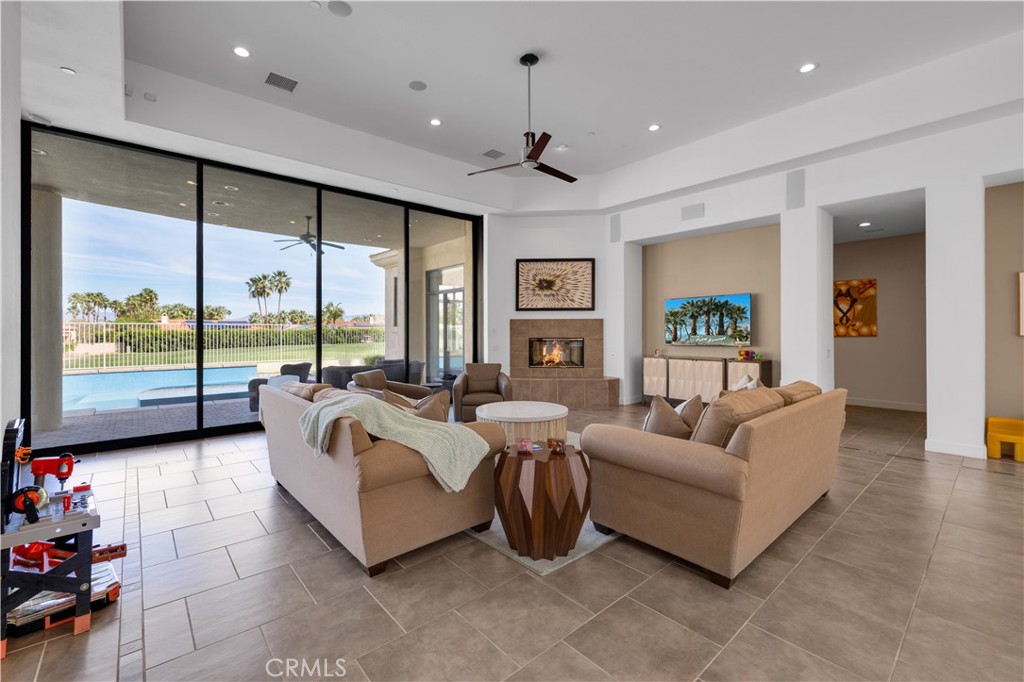 542 Bella Cara Property Photo 9