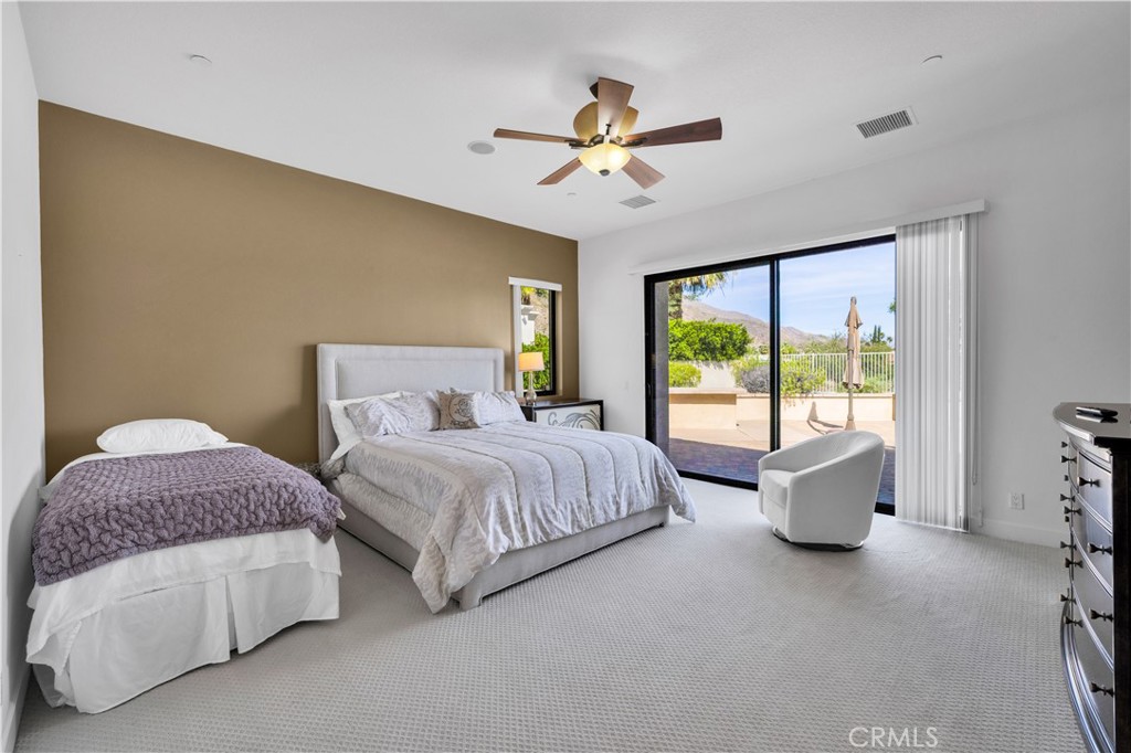 542 Bella Cara Property Photo 32
