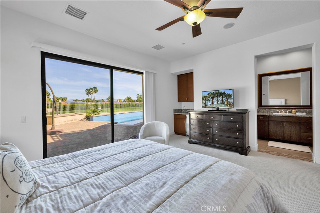 542 Bella Cara Property Photo 34