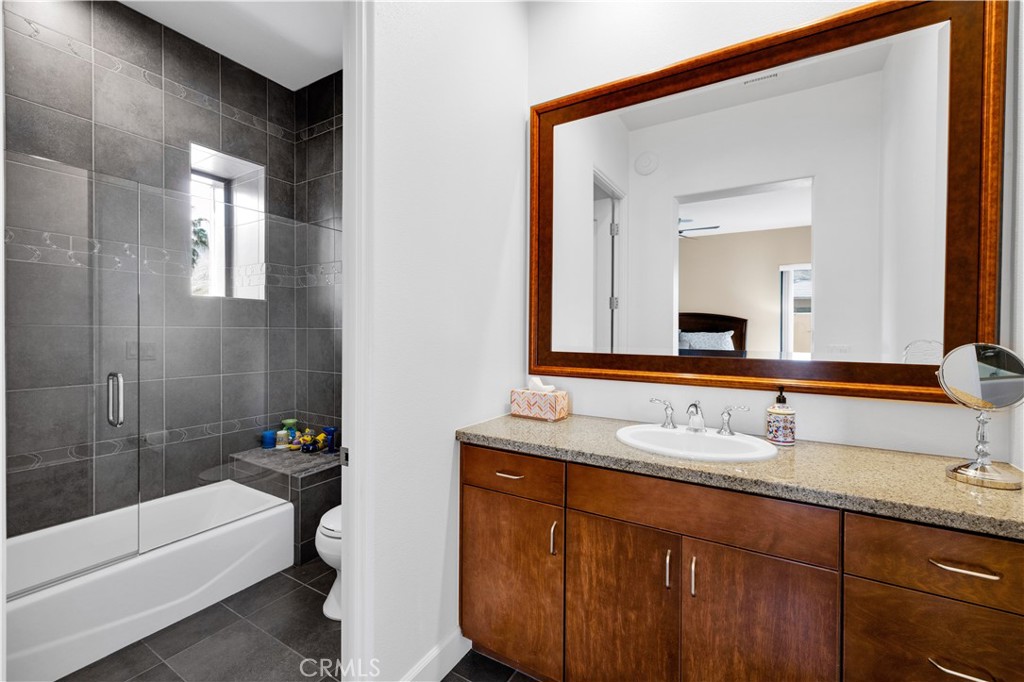 542 Bella Cara Property Photo 38