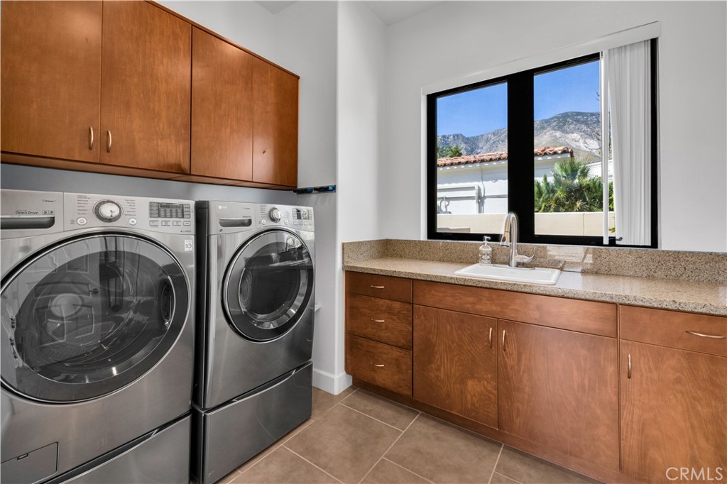 542 Bella Cara Property Photo 43