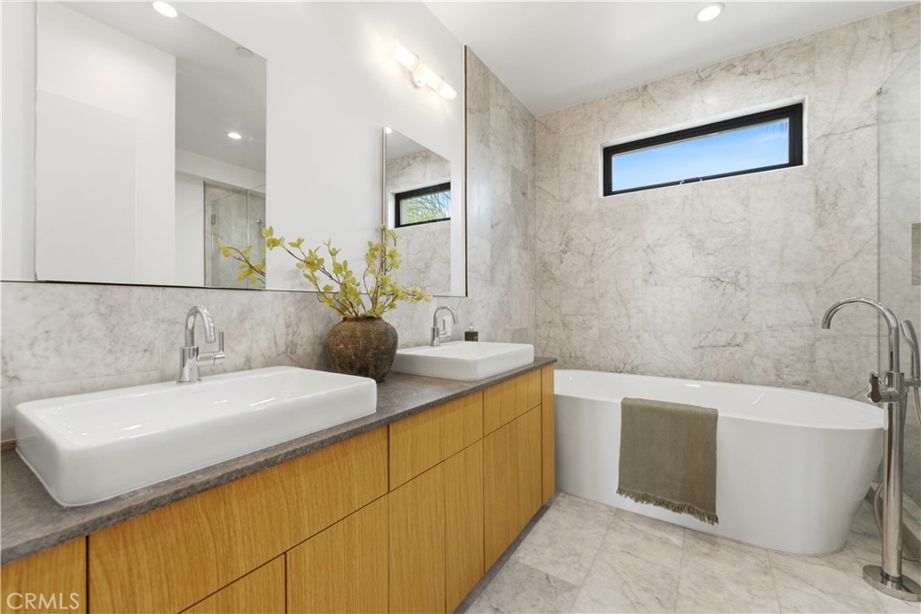 11702 Charnock Road Property Photo 10