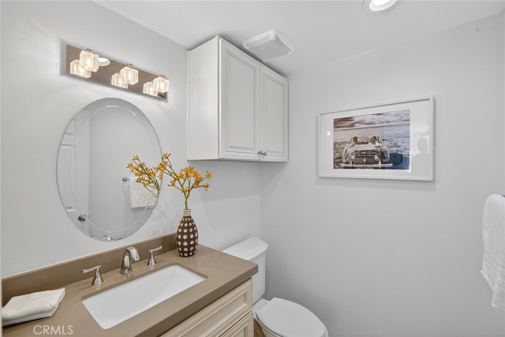 431 Nyes Place Property Photo 18