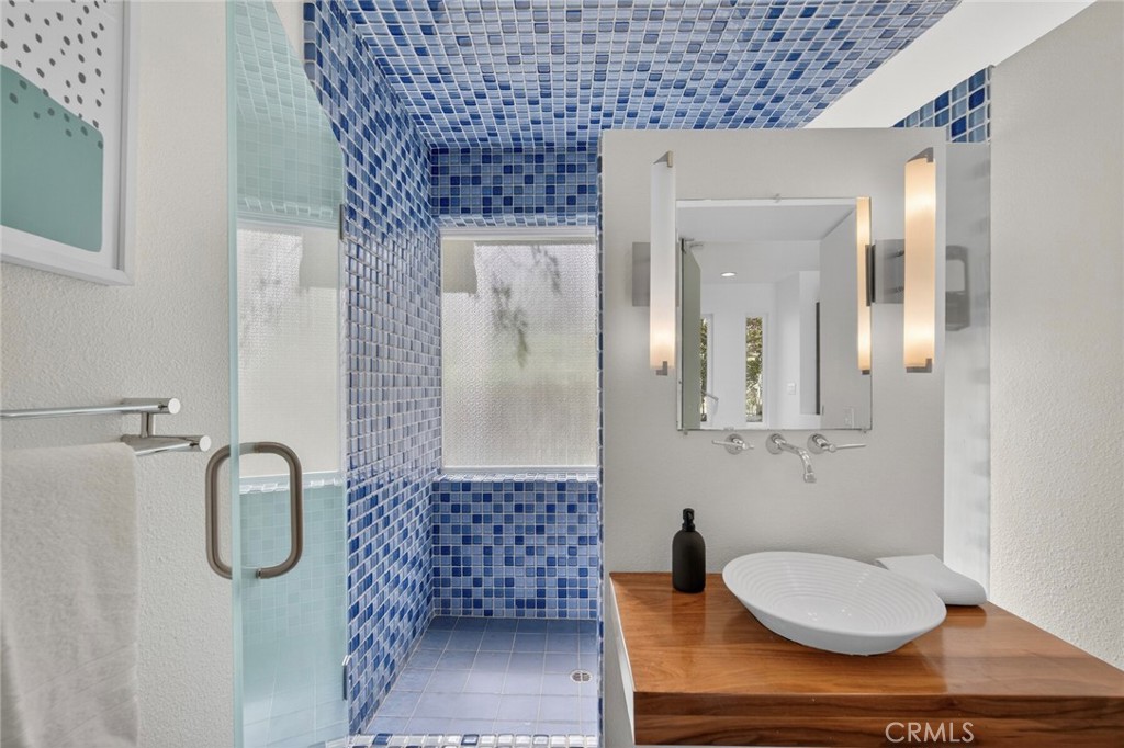 431 Nyes Place Property Photo 21