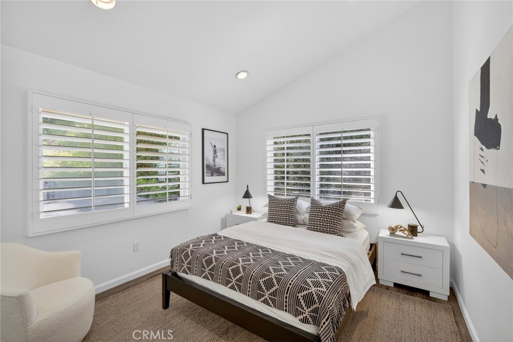 431 Nyes Place Property Photo 38