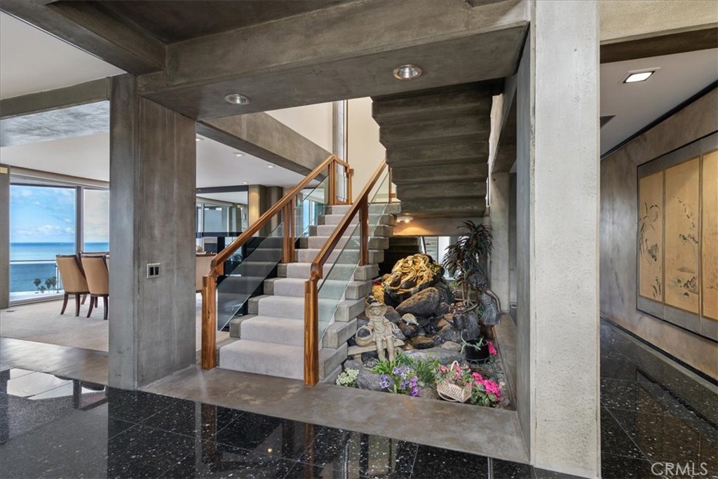 26411 Palisades Drive Property Photo 15
