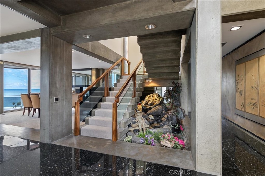 26411 Palisades Drive Property Photo 15