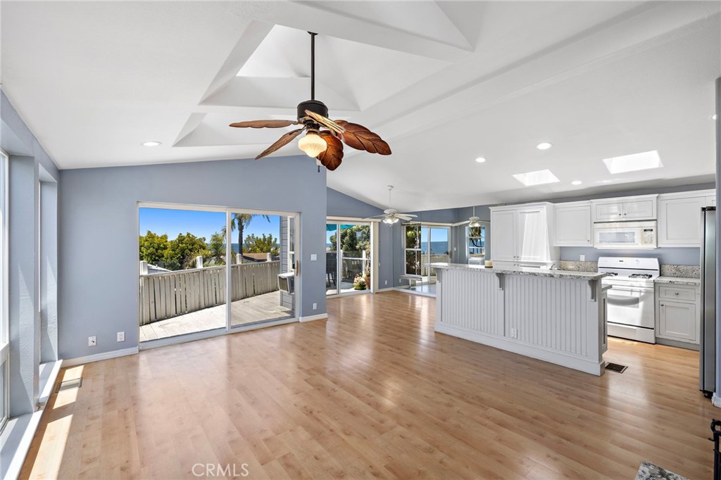 30802 Coast F9 Property Photo 7