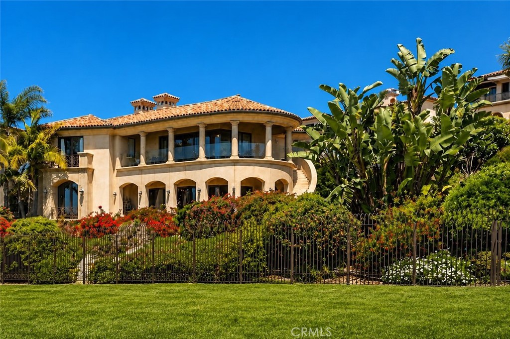 26 Ritz Cove Property Photo 3