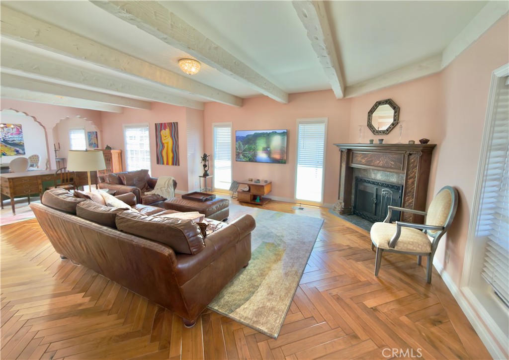 327 Aster Property Photo 3