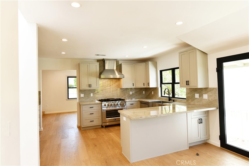 292 Granada Property Photo 8