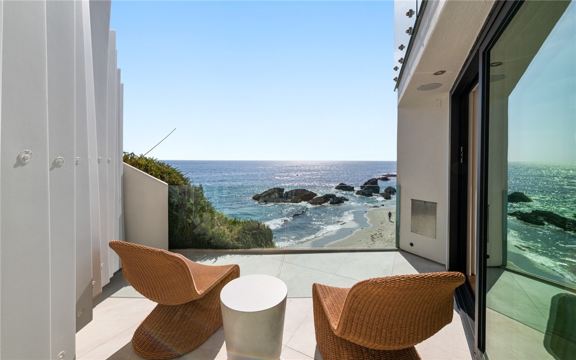 2049 Ocean Way Property Photo 9