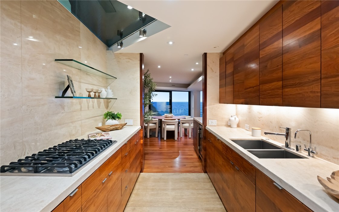 2049 Ocean Way Property Photo 11