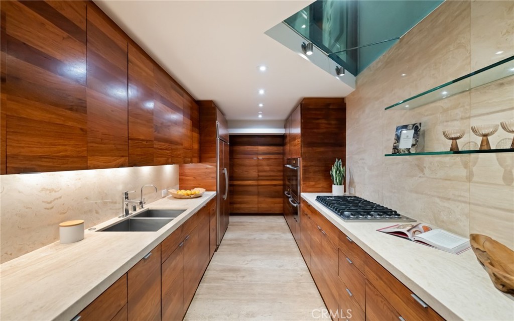 2049 Ocean Way Property Photo 12