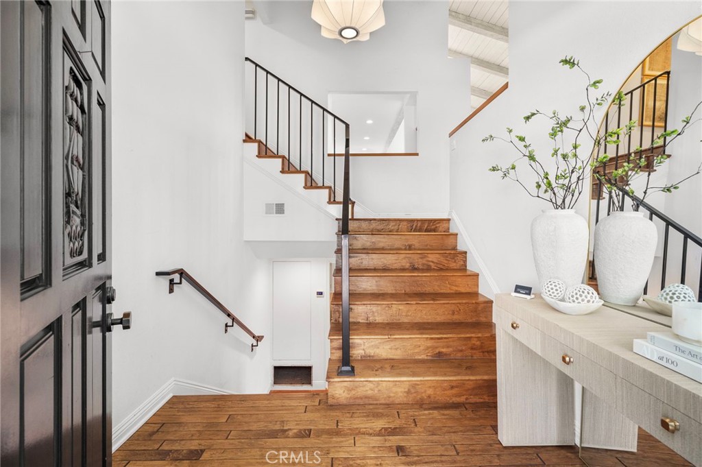 260 Arch Property Photo 4