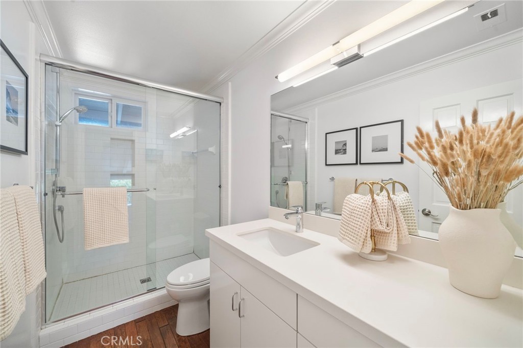 260 Arch Property Photo 14