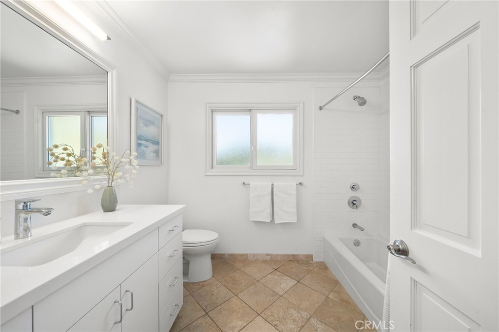 260 Arch Property Photo 18