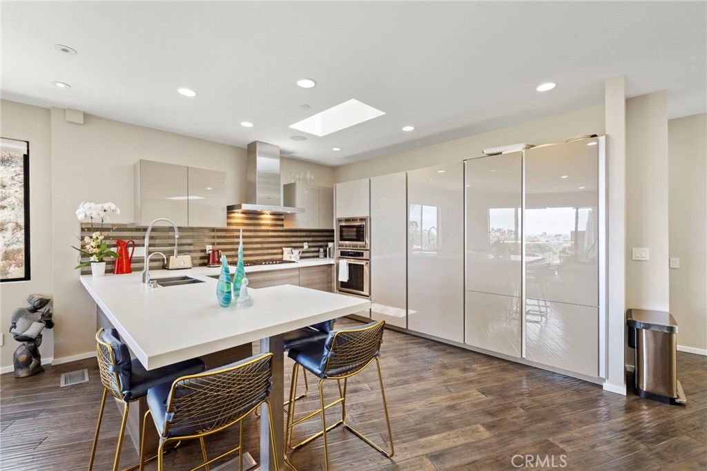 346 Y Place Property Photo 6