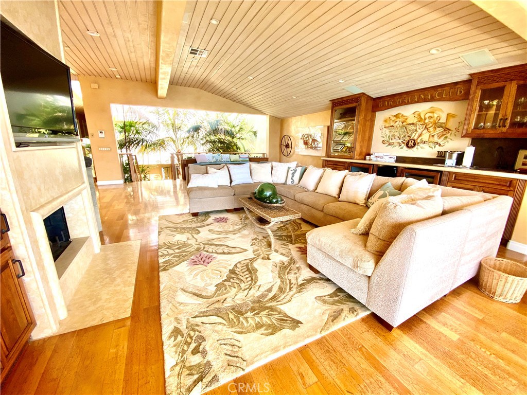 1137 Marine Drive Property Photo 7