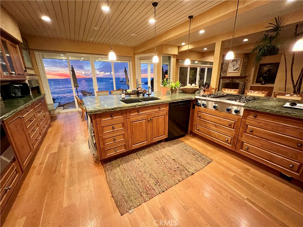 1137 Marine Drive Property Photo 15