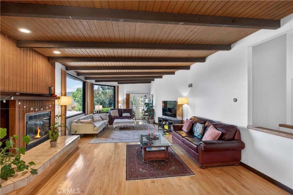 5625 Terrace Drive Property Photo 6