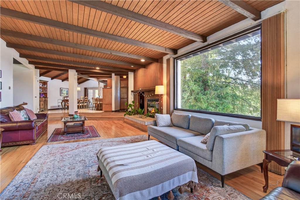 5625 Terrace Drive Property Photo 8