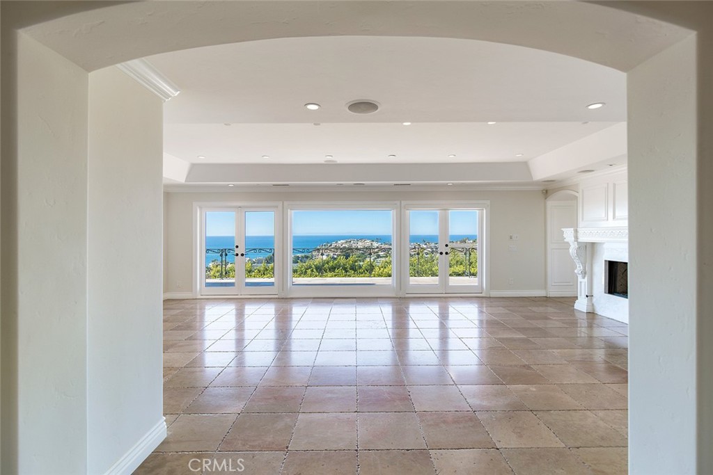 517 Emerald Bay Property Photo 9
