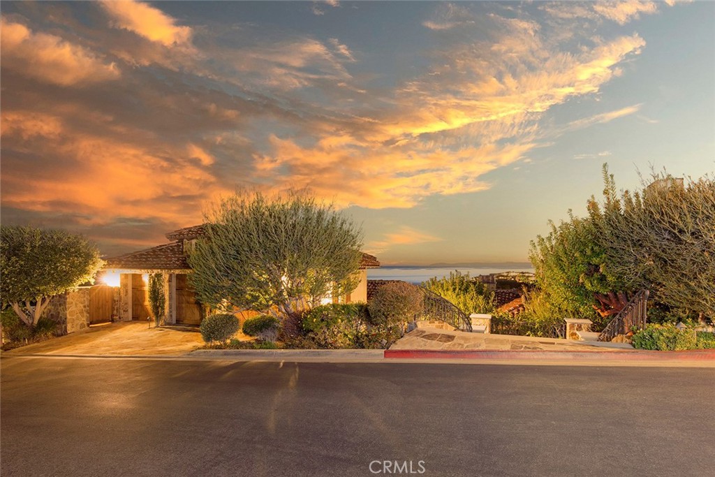 517 Emerald Bay Property Photo 28