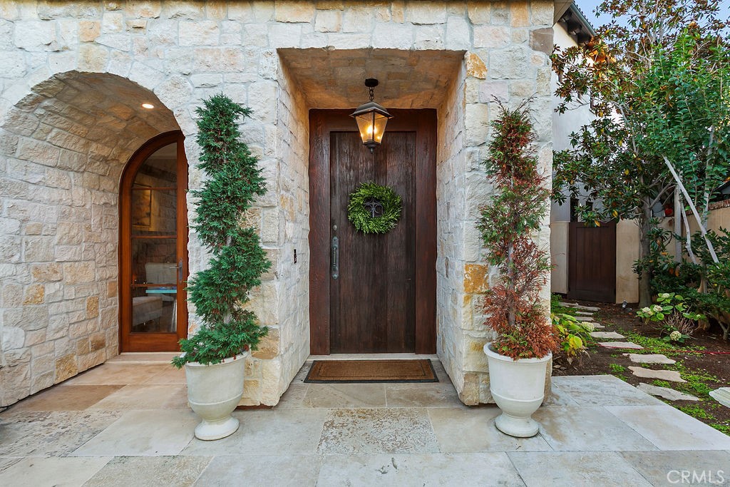 136 Emerald Bay Property Photo 5