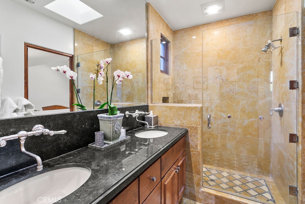 136 Emerald Bay Property Photo 16
