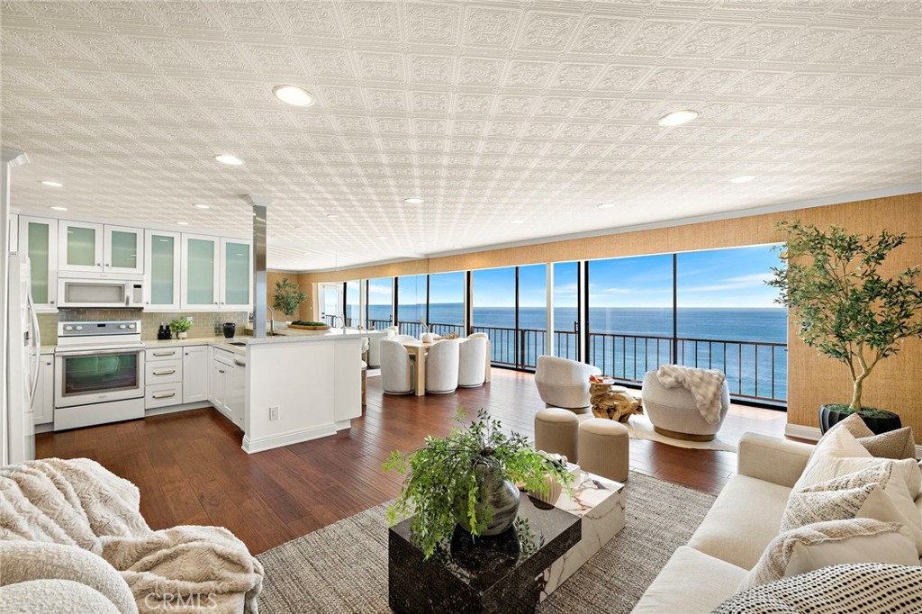 31423 Coast Hwy 61 Property Photo 6