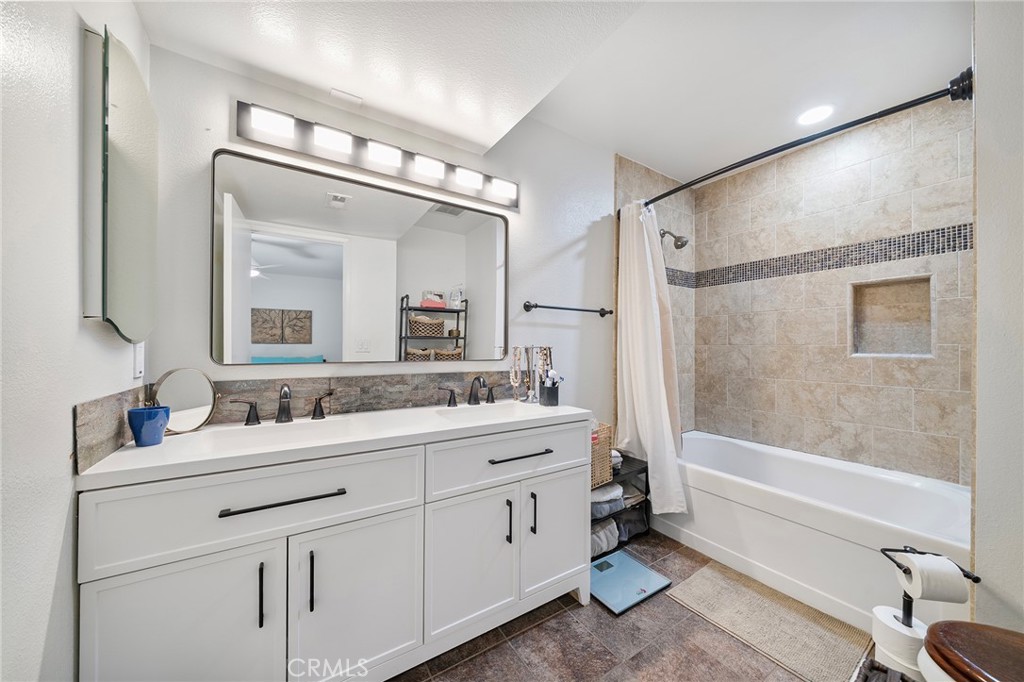 15732 S B A Property Photo 12