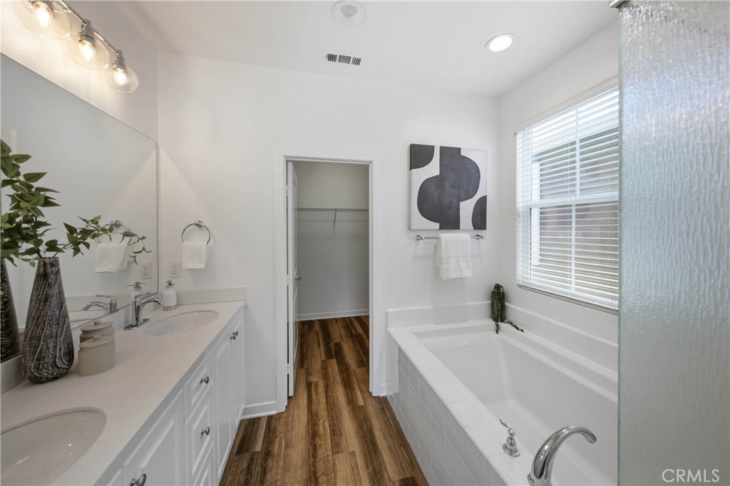 385 N Avelina Way Property Photo 14