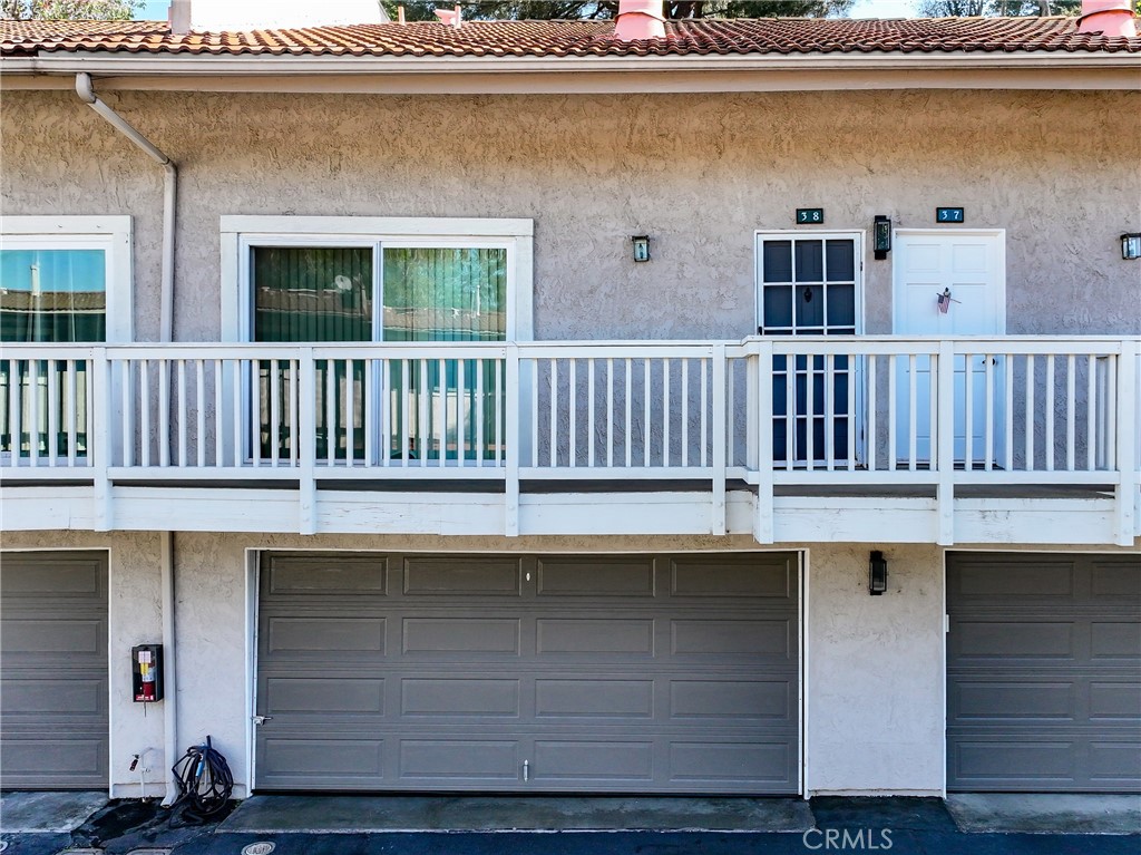 23821 Hillhurst 38 Property Photo 4