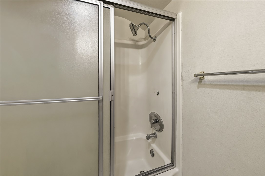 23821 Hillhurst 38 Property Photo 14