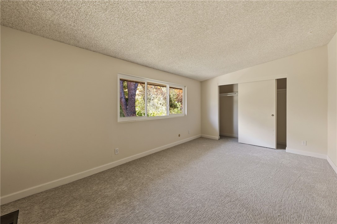 23821 Hillhurst 38 Property Photo 15