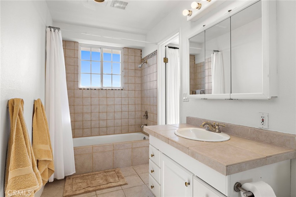 917 Quivera Property Photo 16