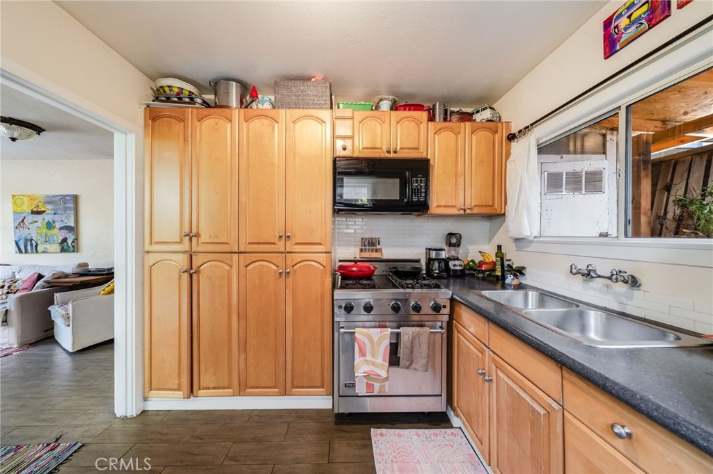 455 Agate Property Photo 10