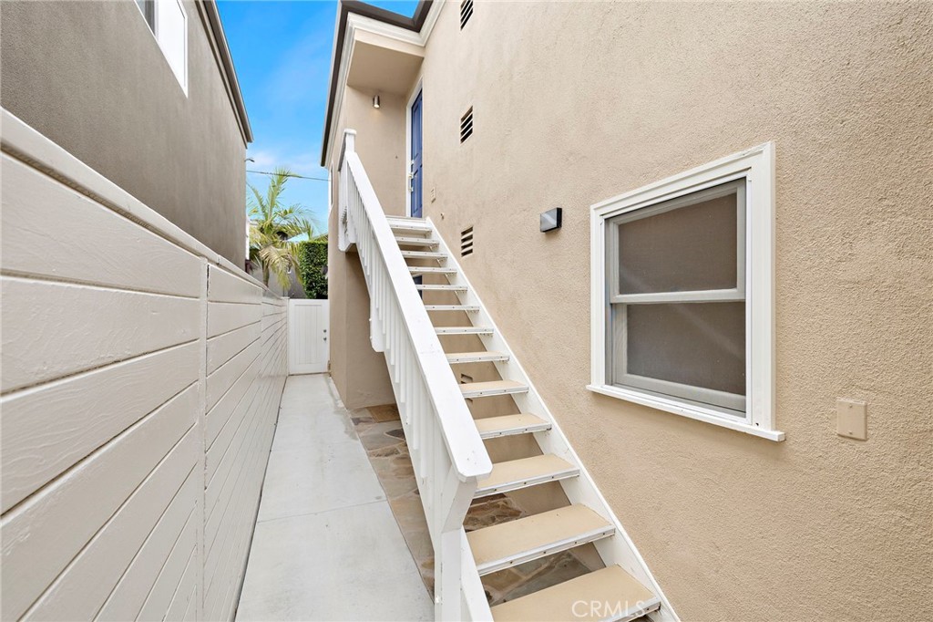 214 20th Street A Property Photo 3