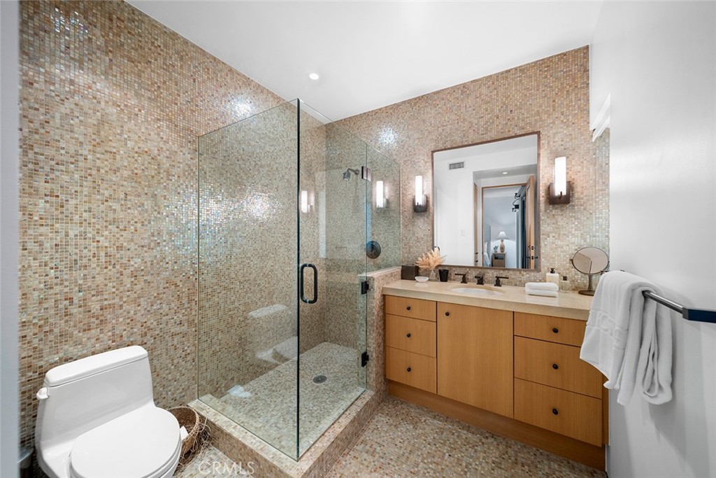 2665 Victoria Drive Property Photo 58