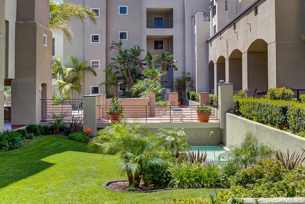 200 Pacific Coast Highway 416 Property Photo 7