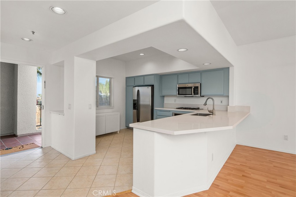 200 Pacific Coast Highway 416 Property Photo 9